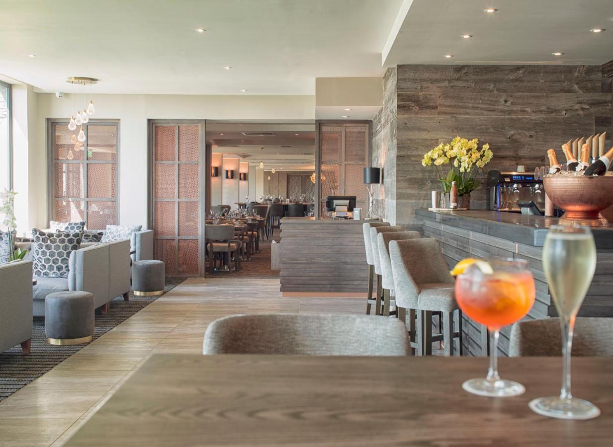 Boulevard Hotel Μπλάκπουλ Εξωτερικό φωτογραφία The bar at the hotel