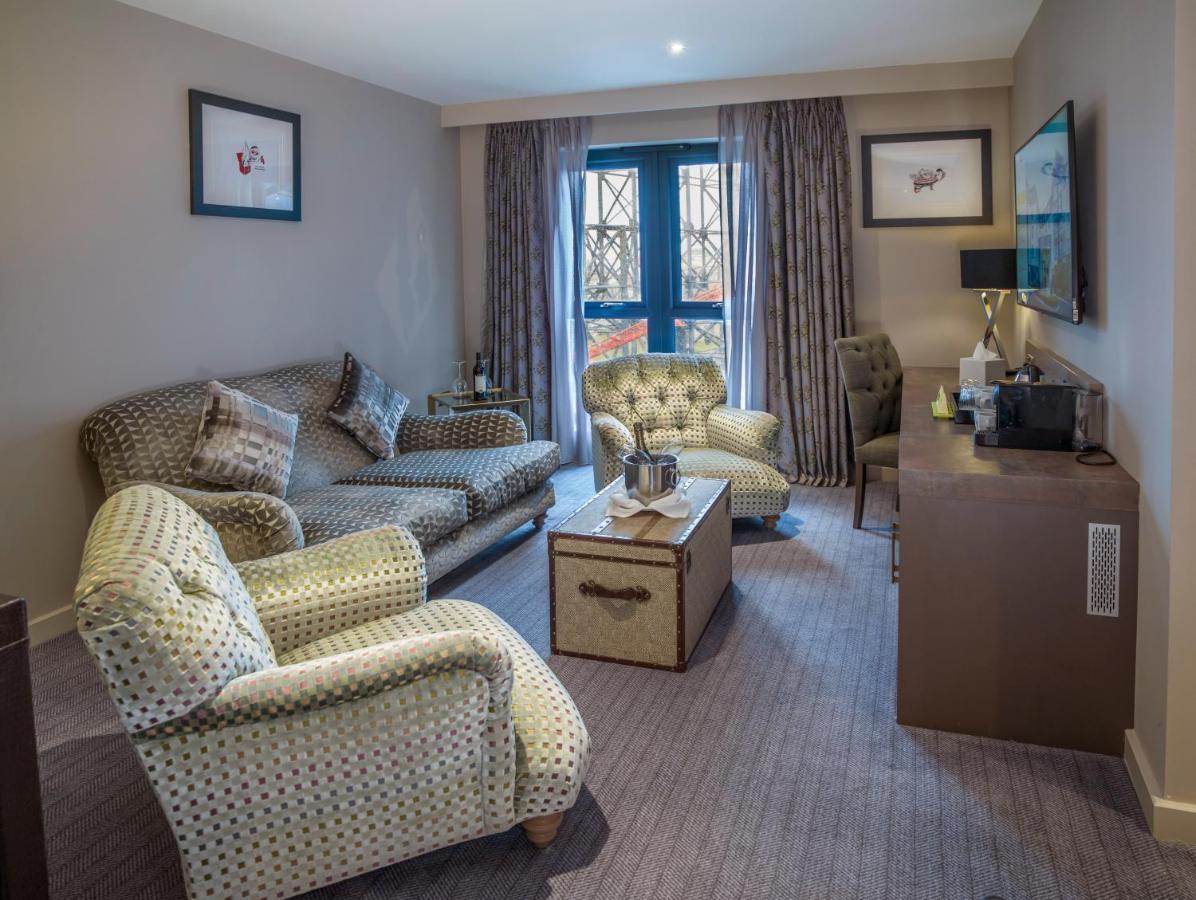 Boulevard Hotel Μπλάκπουλ Εξωτερικό φωτογραφία A suite at the hotel
