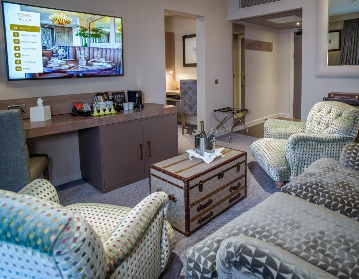 Boulevard Hotel Μπλάκπουλ Εξωτερικό φωτογραφία A suite at the hotel
