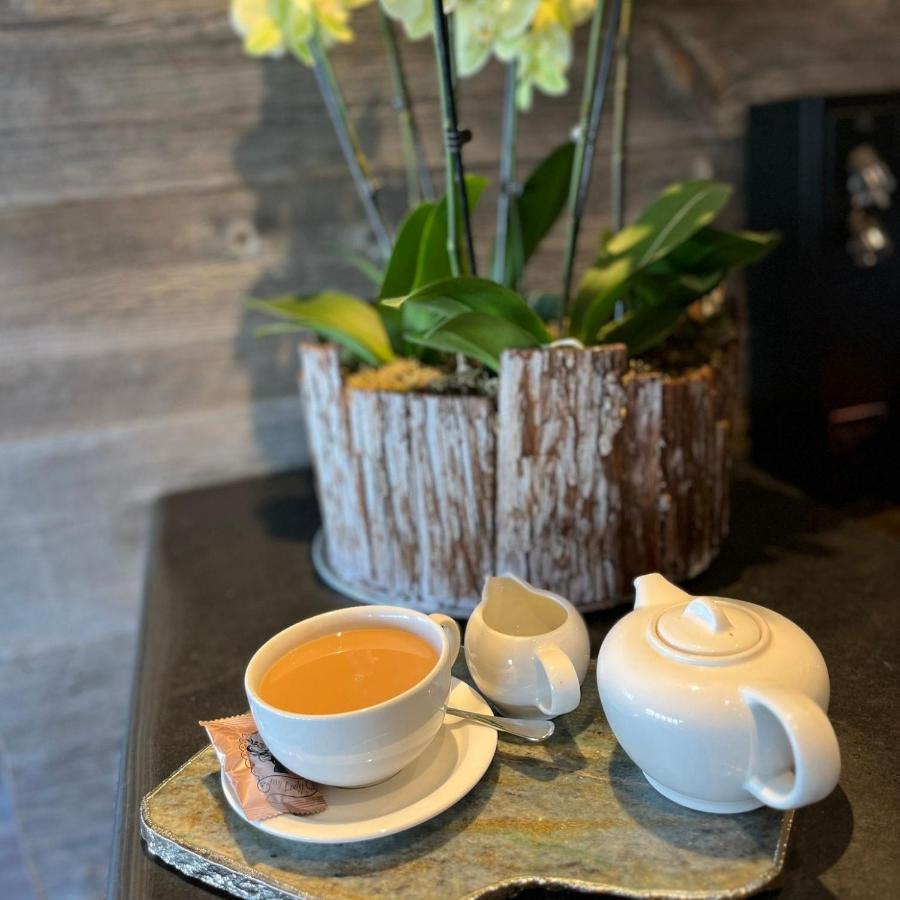 Boulevard Hotel Μπλάκπουλ Εξωτερικό φωτογραφία A cup of tea