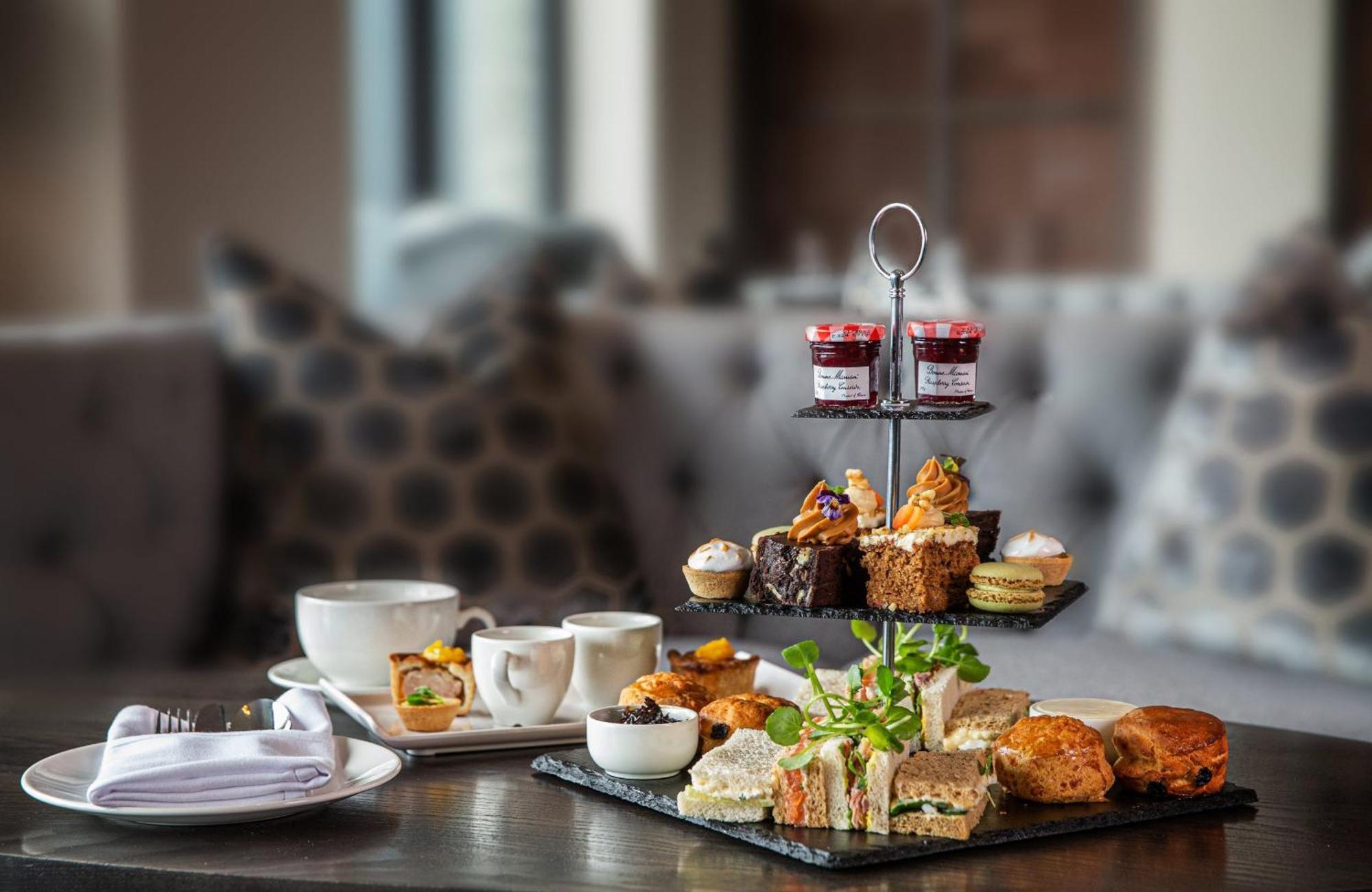 Boulevard Hotel Μπλάκπουλ Εξωτερικό φωτογραφία Afternoon tea at the InterContinental London The O2