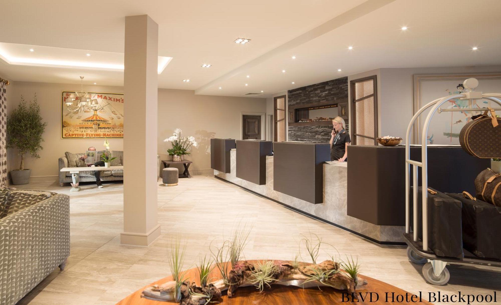 Boulevard Hotel Μπλάκπουλ Εξωτερικό φωτογραφία Reception