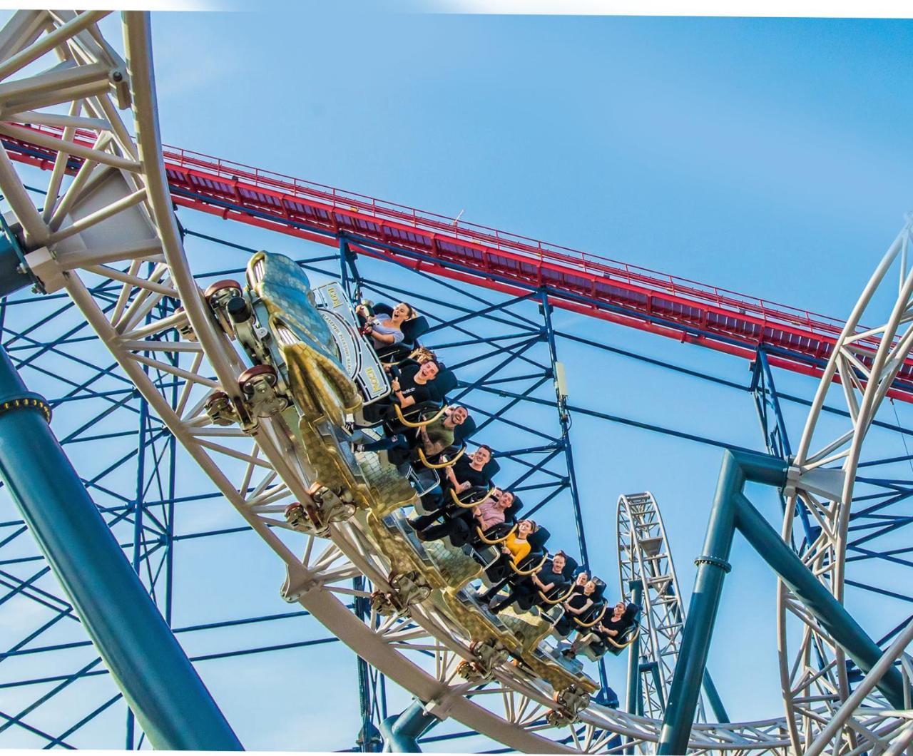 Boulevard Hotel Μπλάκπουλ Εξωτερικό φωτογραφία The Dragon roller coaster