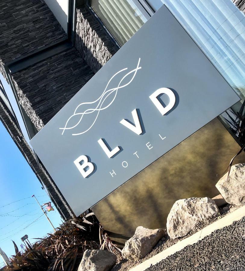 Boulevard Hotel Μπλάκπουλ Εξωτερικό φωτογραφία BLVD Hotel