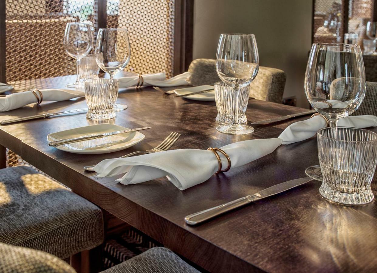 Boulevard Hotel Μπλάκπουλ Εξωτερικό φωτογραφία A place setting