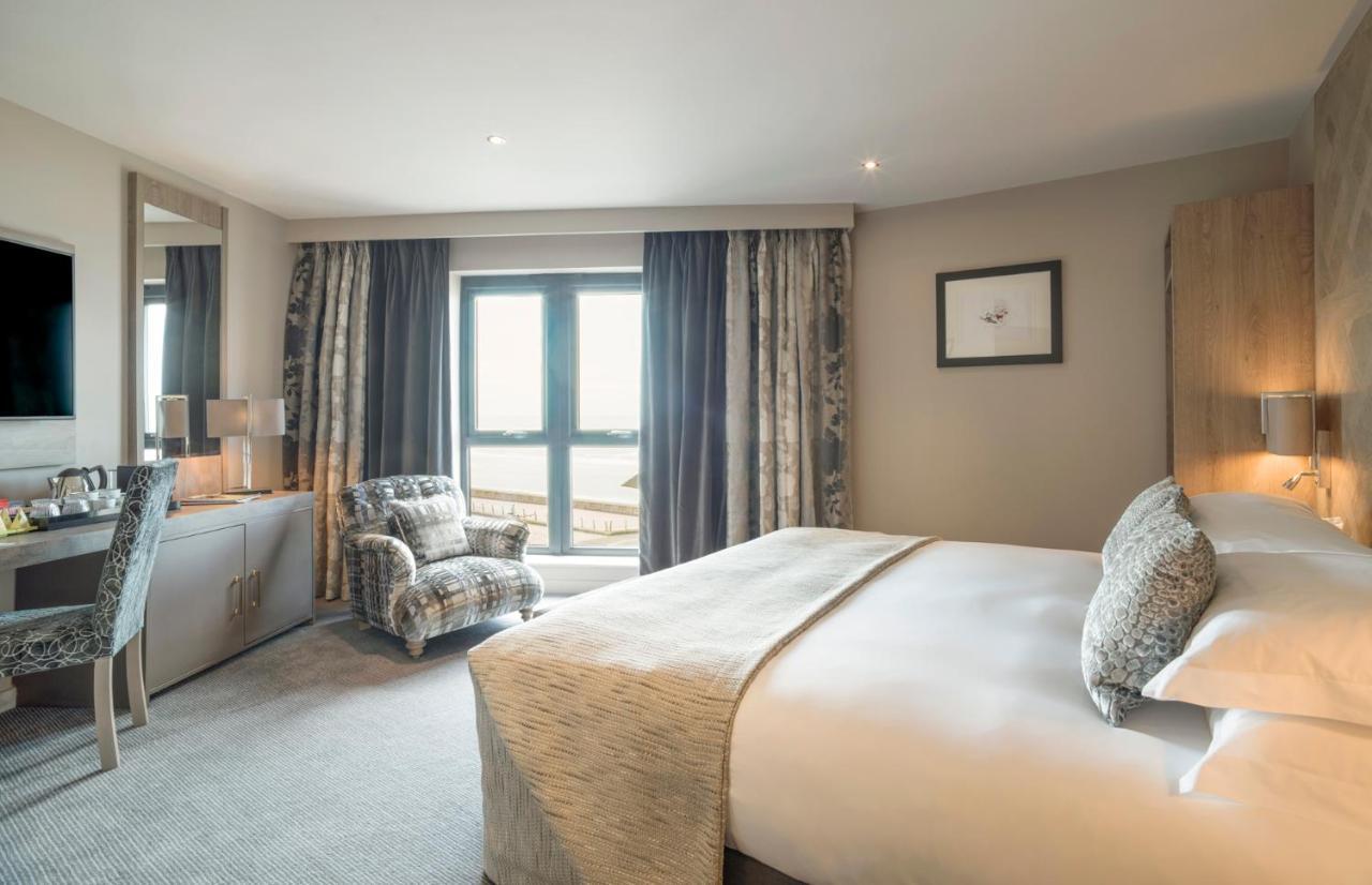 Boulevard Hotel Μπλάκπουλ Εξωτερικό φωτογραφία A bedroom at The River Lee Hotel